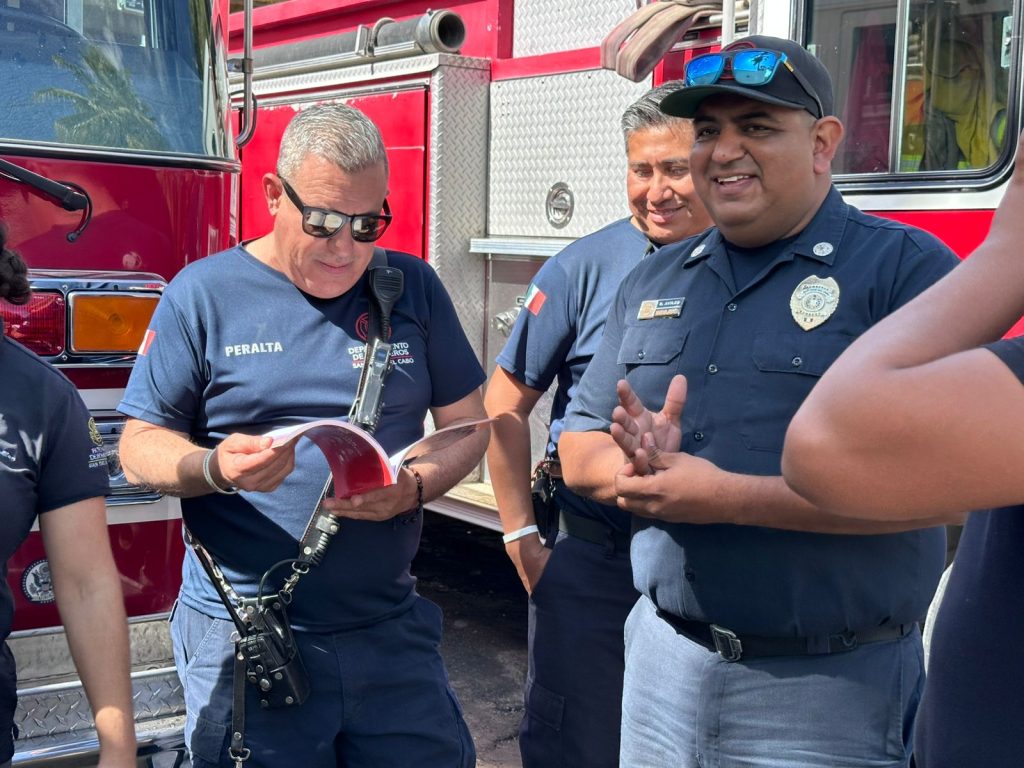 Bomberos de San José del Cabo recibe programa Aprende a Mantenerte Seguro