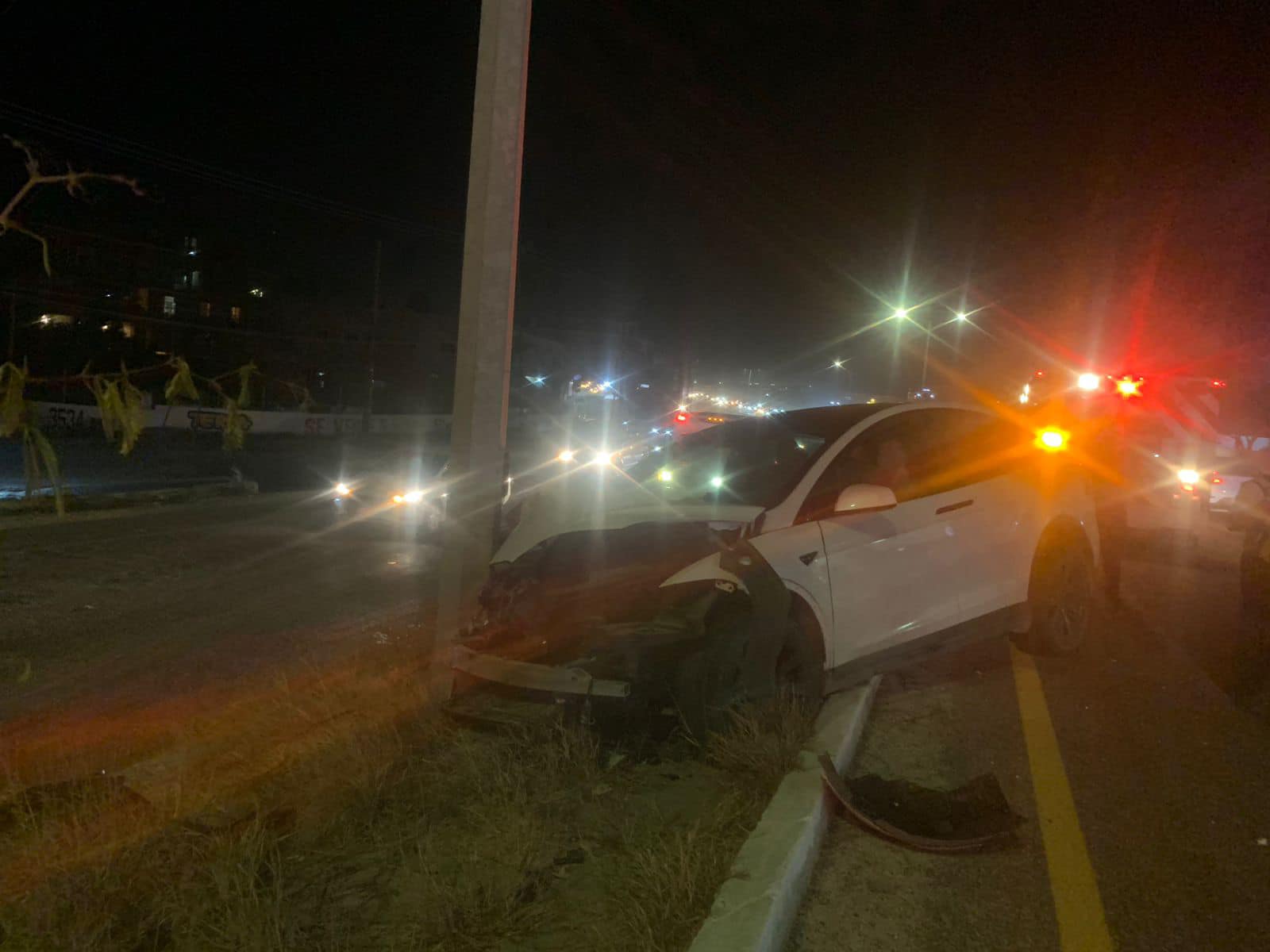 accidente-vehiculo-electrico-tesla-loscabos