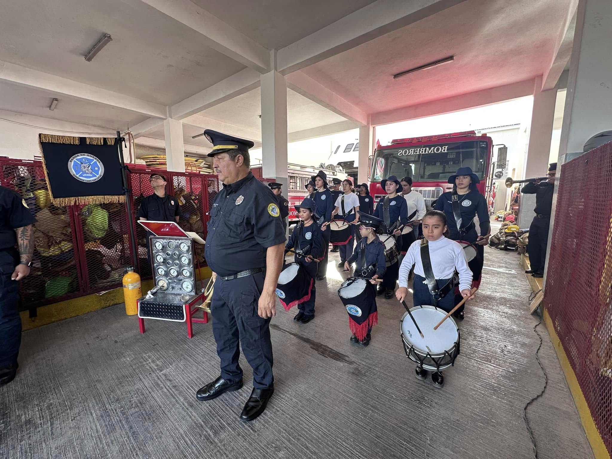 Banda de Guerra Rhinos Bomberos CSL