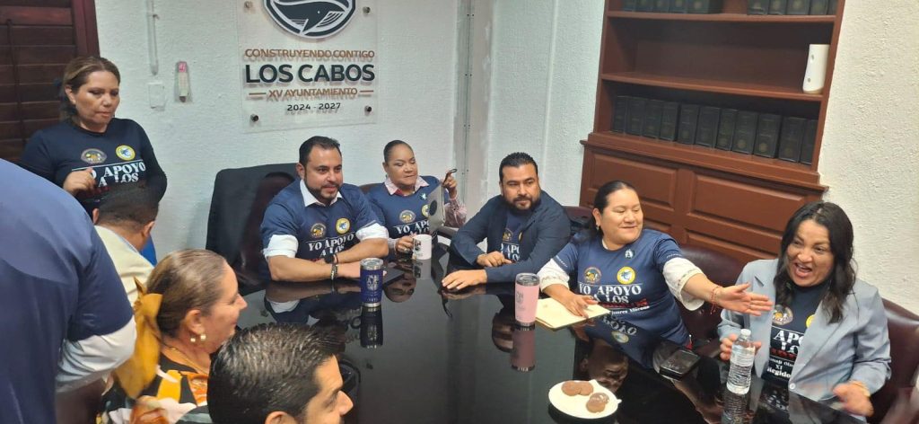 Reunión de Cabildo con Bomberos de Cabo San Lucas.