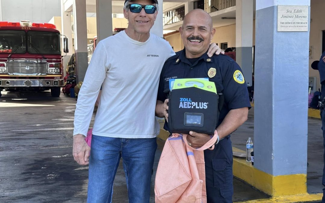 Ciudadano dona desfribilador automático a Bomberos CSL