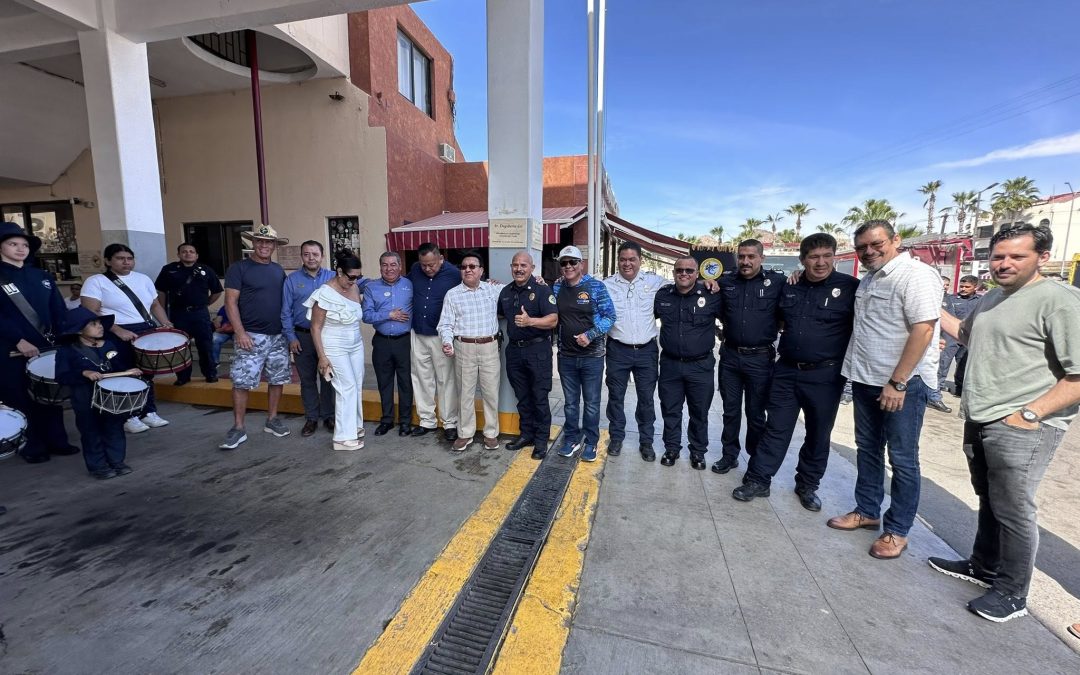 Entrega Bomberos CSL 3 reconocimientos como pilares de la institución